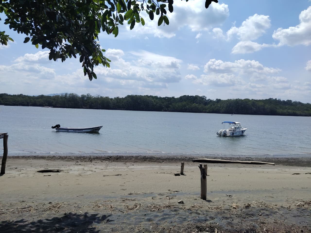 Costa y playa cerca de Cambutal, Los Santos, Panamá